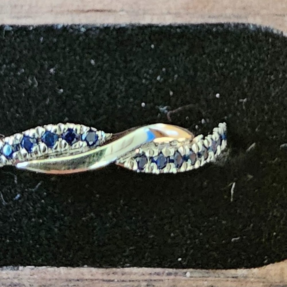 Brilliant Earths Petite Twisted Vine Eternity Ring